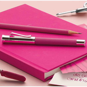 Graf von Faber Castell Guilloche Electric Pink Dolma Kalem 18K Altın B Uç 145243 - Thumbnail